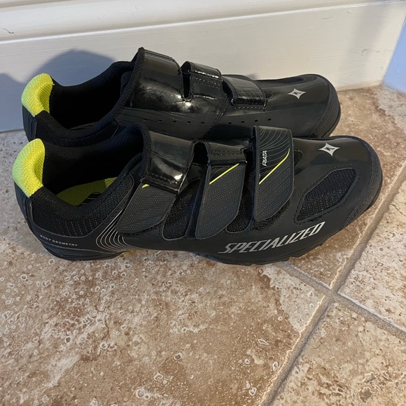 Specialized Shoes - Women's riata SPECIALIZED Cycling Shoes size 41